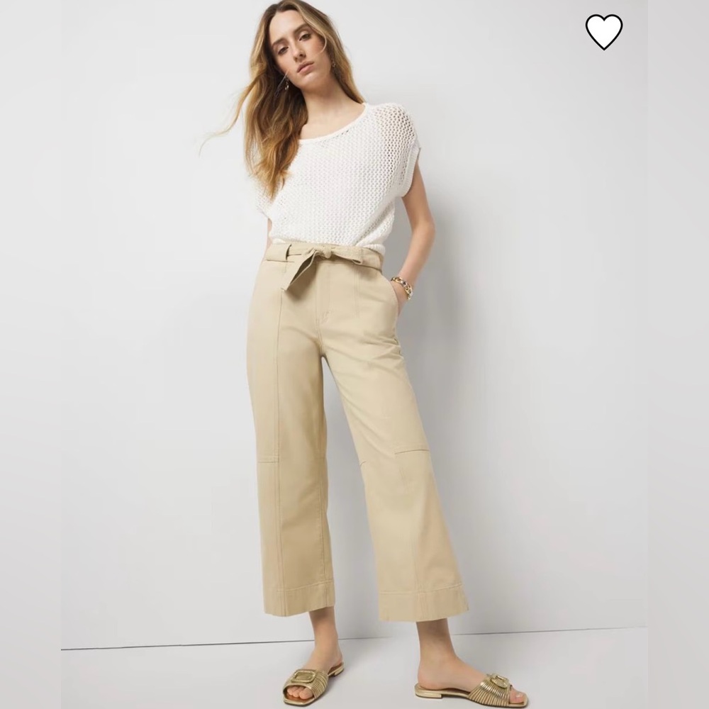 🆕 White House Black Market wide leg crop pants in white size 6p